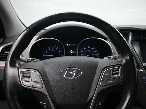 Used 2017 Hyundai Santa Fe AWD image 13
