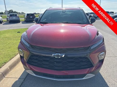 Used 2025 Chevrolet Blazer LT w/ Midnight/Sport Edition FWD image 2