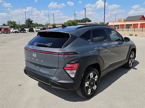Used 2025 Hyundai Kona SEL AWD/4WD image 4