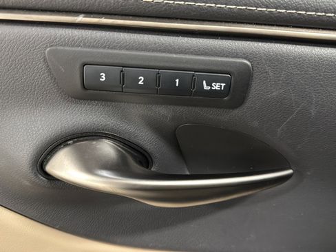 Used 2021 Lexus ES 250 w/ Premium Package image 15