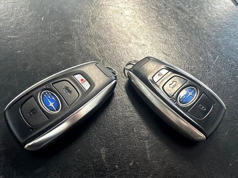 Used 2017 Subaru Impreza 2.0i Limited w/ Moonroof/BSD & Rcta/Eyesight image 42