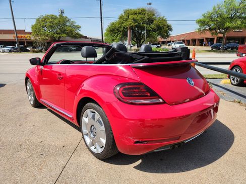 Used 2018 Volkswagen Beetle 2.0T S image 3
