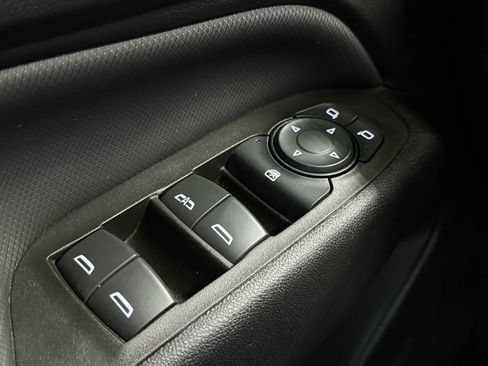 Used 2022 Chevrolet Equinox RS w/ RS Leather Package image 32