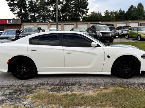Used 2016 Dodge Charger SRT Hellcat w/ Harman/Kardon Audio Group image 10