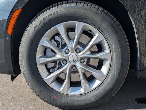 New 2026 Chrysler Pacifica Select image 4