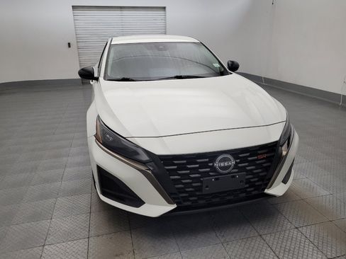 Used 2023 Nissan Altima 2.5 SR FWD image 14