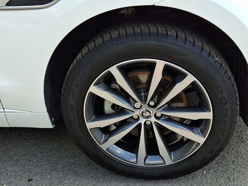 Used 2025 Jaguar F-PACE R-Dynamic S image 12