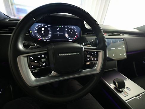 Used 2024 Land Rover Range Rover SE image 19