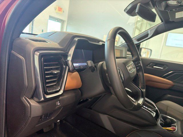 Used 2025 GMC Canyon AT4 AWD/4WD image 18