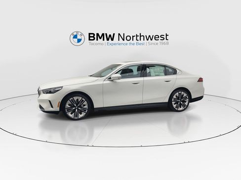 New 2027 BMW 530i xDrive w/ Premium Package AWD/4WD image 10
