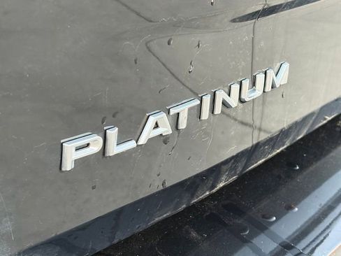 Used 2025 Ford Expedition Platinum image 13