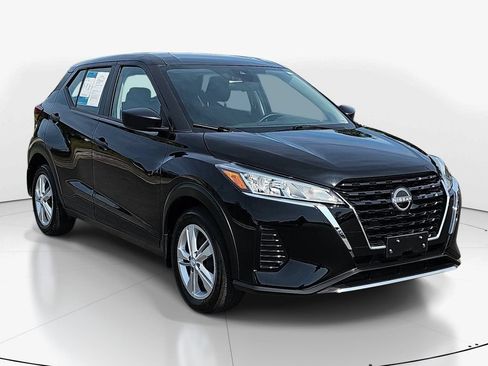Used 2024 Nissan Kicks S FWD image 3