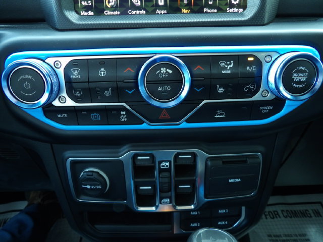 Used 2023 Jeep Wrangler Unlimited Sahara w/ Cold Weather Group AWD/4WD image 27