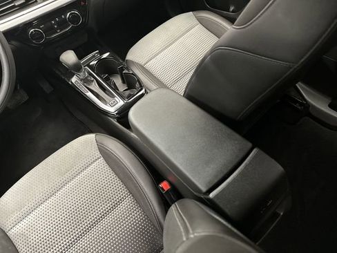 Used 2024 Chevrolet Trax LT image 24