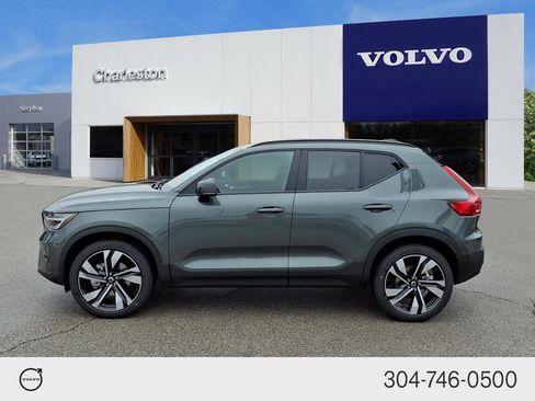 New 2026 Volvo XC40 B5 Plus w/ Climate Package image 6
