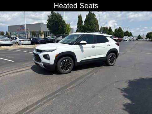 Used 2022 Chevrolet TrailBlazer LT w/ Convenience Package FWD image 2