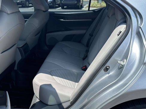 Used 2023 Toyota Camry SE FWD image 9