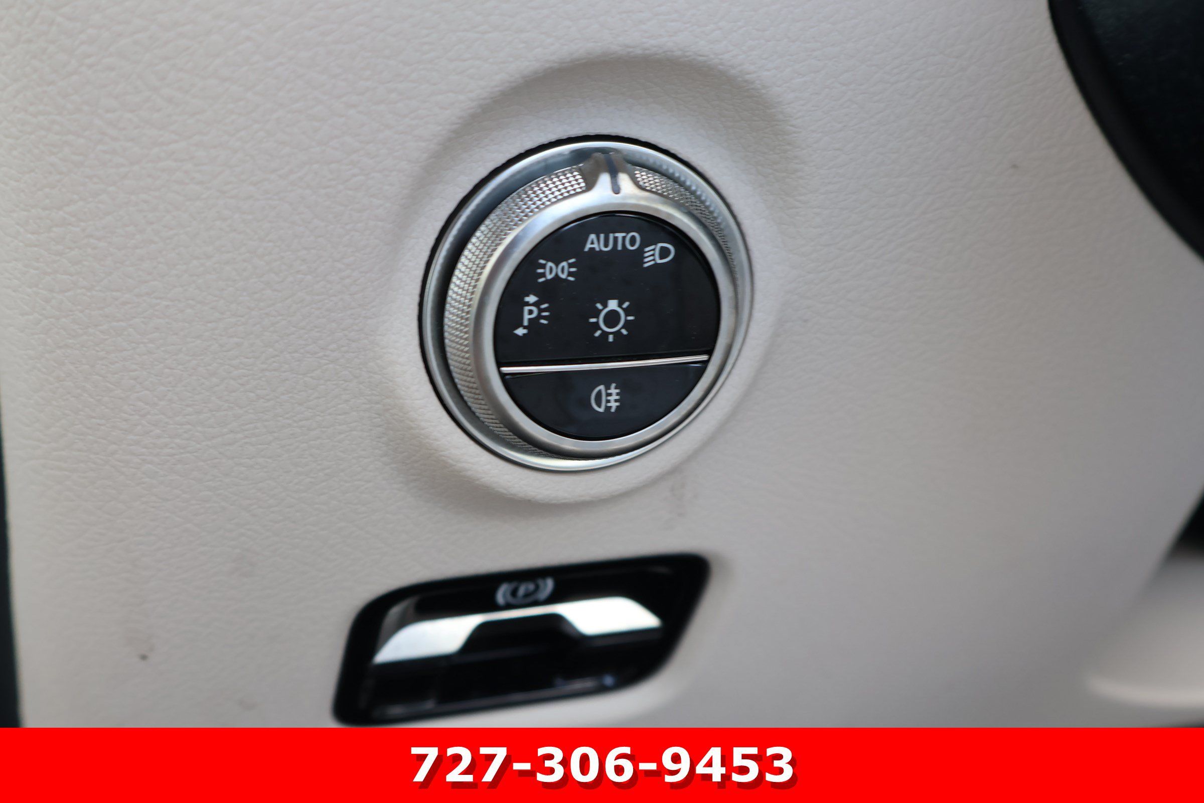Used 2025 Mercedes-Benz CLE 300 4MATIC Cabriolet image 18