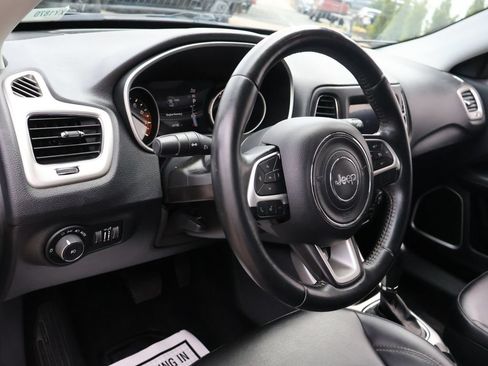 Used 2018 Jeep Compass Latitude w/ Popular Equipment Group FWD image 23