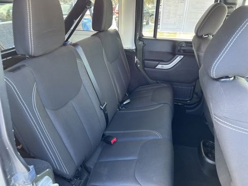Used 2016 Jeep Wrangler Unlimited Sahara w/ Dual Top Group image 9