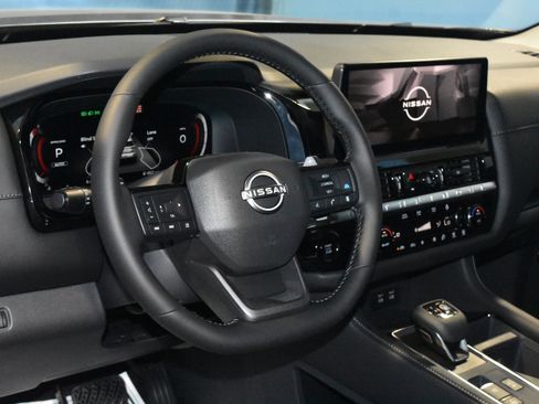 New 2026 Nissan Pathfinder SL w/ Cargo Package AWD/4WD image 2