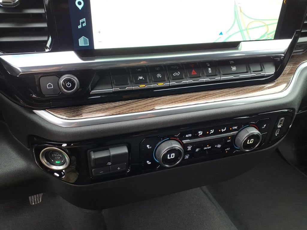Certified 2025 Chevrolet Silverado 1500 LT AWD/4WD image 30