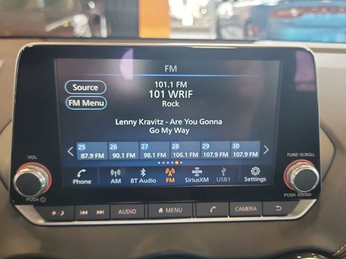 Used 2023 Nissan Sentra SR w/ SR Premium Package FWD image 28