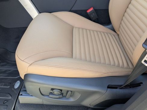 New 2026 Land Rover Discovery Limited Edition AWD/4WD image 4