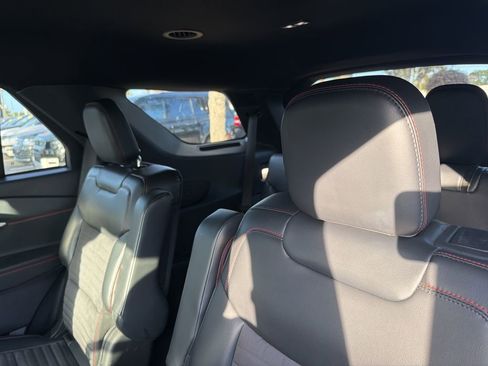 Used 2025 Ford Explorer ST-Line image 9