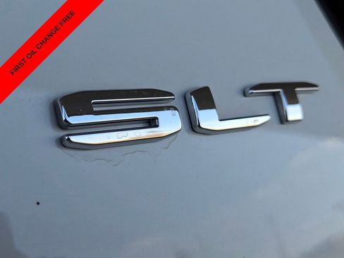 Used 2023 GMC Acadia SLT FWD image 14