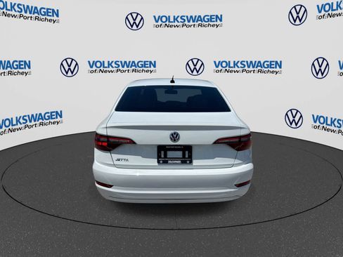 Used 2021 Volkswagen Jetta SE FWD image 13