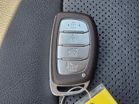 Used 2020 Hyundai Ioniq Limited image 33