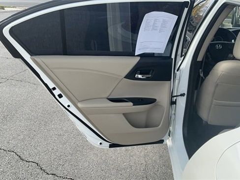 Used 2017 Honda Accord EX-L image 6