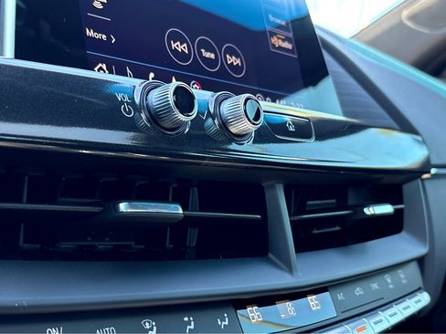 Certified 2022 Cadillac CT4 Luxury w/ Sun And Sound Package image 31