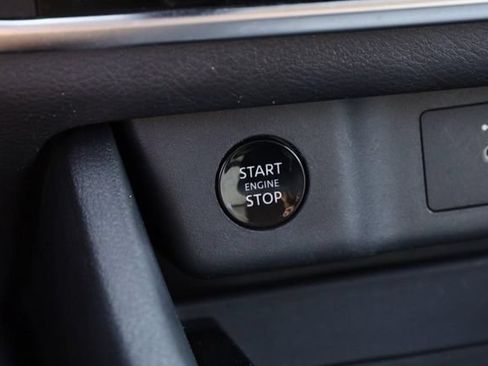Used 2025 Nissan Rogue SV AWD/4WD image 15