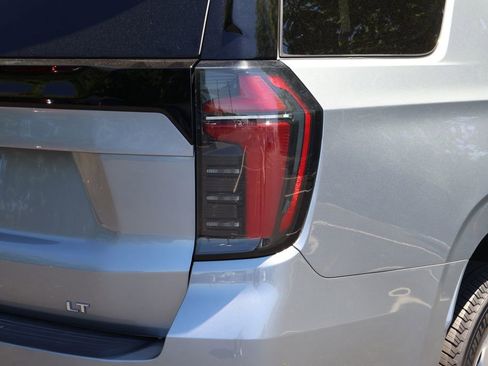 Used 2025 Chevrolet Tahoe LT AWD/4WD image 9