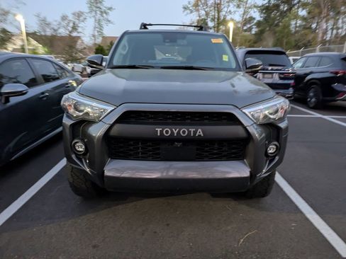 Certified 2022 Toyota 4Runner SR5 Premium w/ Moonroof Package image 2