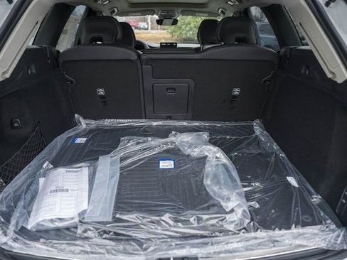 New 2026 Volvo XC60 B5 Ultra w/ Protection Package Premier image 10