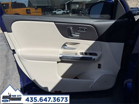 Used 2021 Mercedes-Benz GLB 250 4MATIC image 12