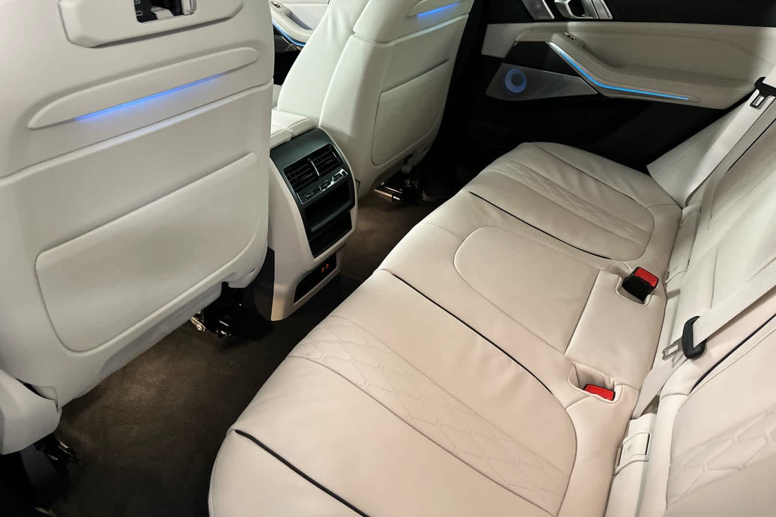 Used 2026 BMW X5 M60i w/ Executive Package AWD/4WD image 4