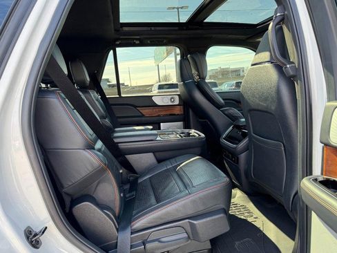 Certified 2022 Lincoln Navigator Black Label image 13
