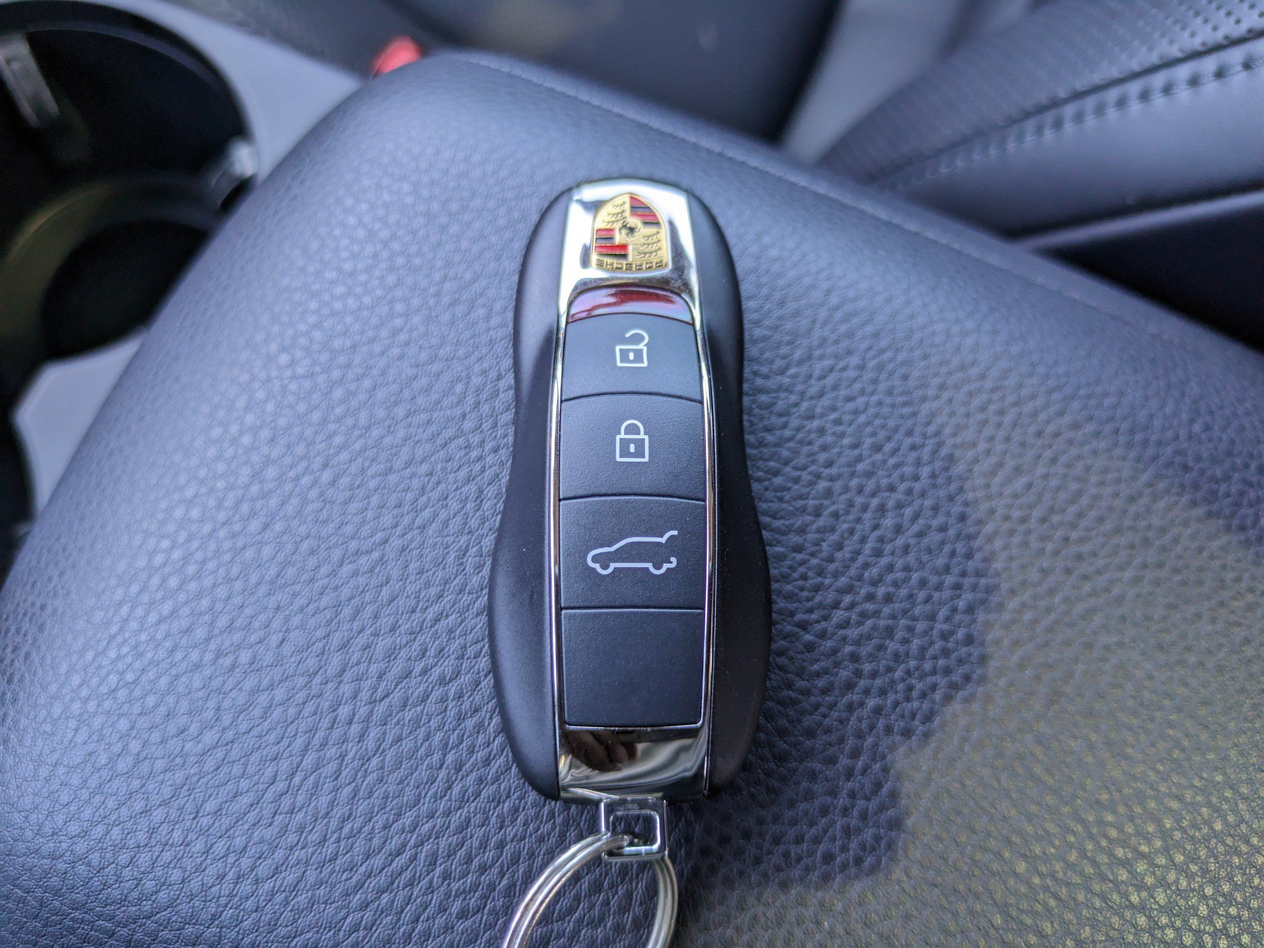 Used 2022 Porsche Macan AWD/4WD image 36