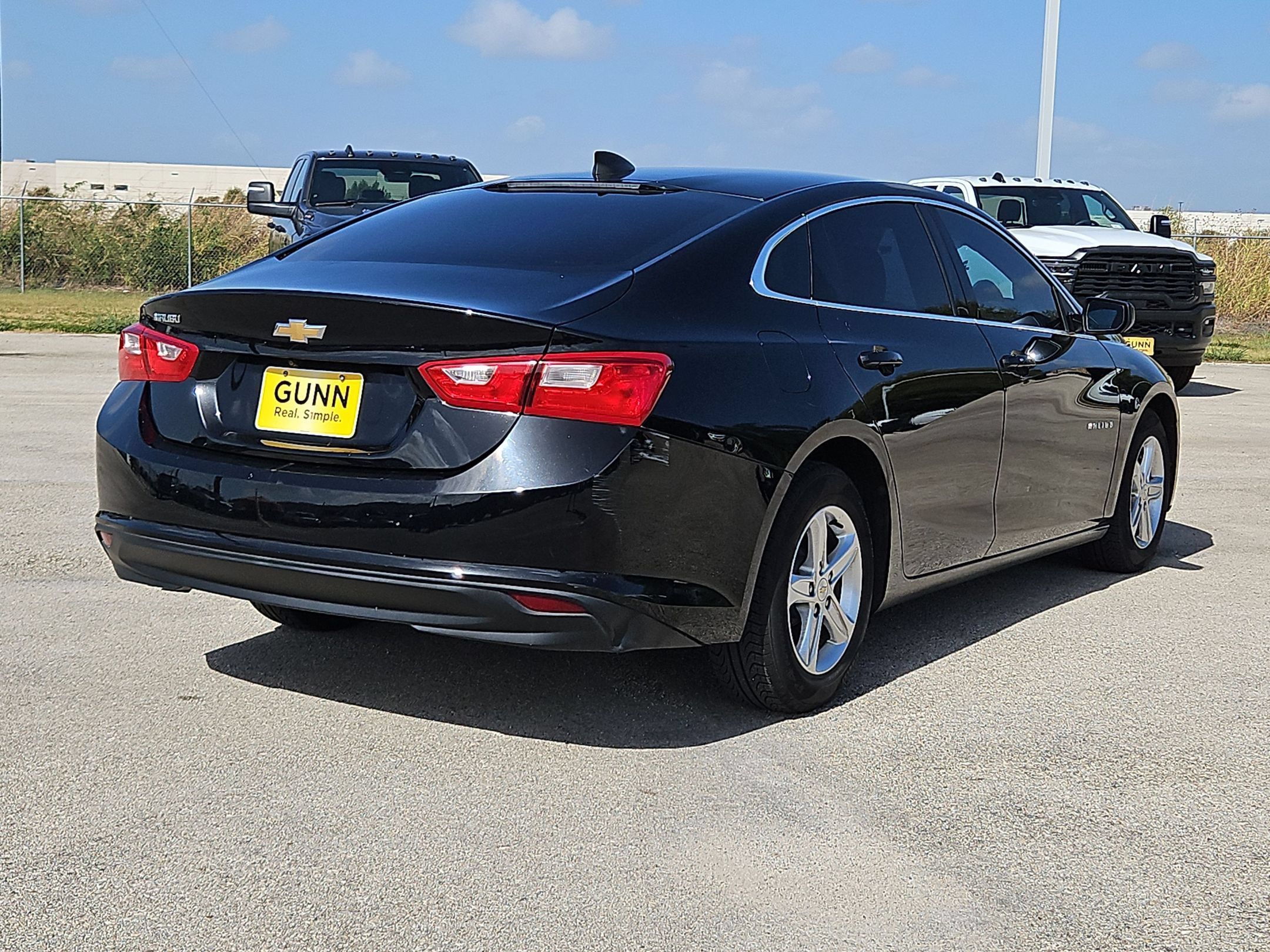 Used 2021 Chevrolet Malibu LS w/ LPO, Convenience Package 1 FWD image 3