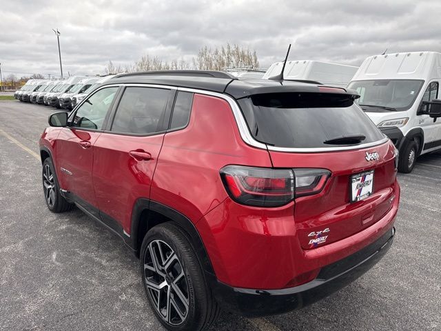 Used 2025 Jeep Compass Limited w/ Elite Group AWD/4WD image 5