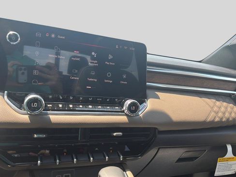 New 2026 GMC Canyon Denali AWD/4WD image 13