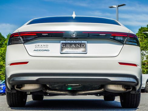 Used 2023 Honda Accord EX image 11