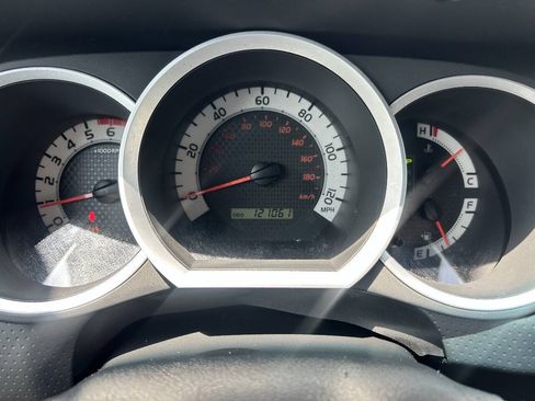 Used 2015 Toyota Tacoma PreRunner w/ SR5 Package RWD image 17