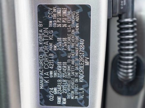 Certified 2024 Kia Niro EX Touring FWD image 36