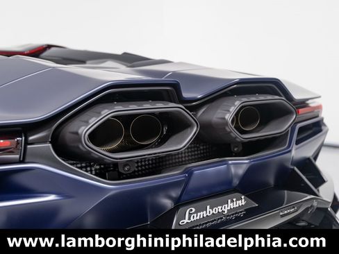 Used 2025 Lamborghini Revuelto image 57