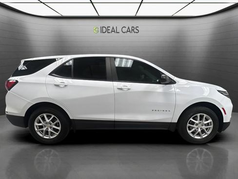 Used 2023 Chevrolet Equinox LS AWD/4WD image 4